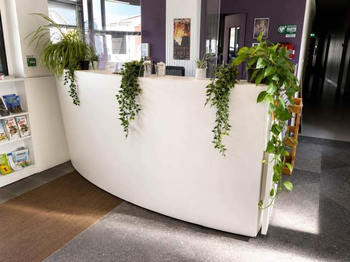 Comptoir d'accueil blancpour collectivité Mont-de-Marsan