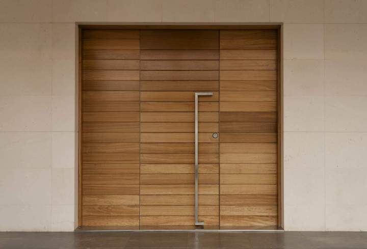 Porte d'entrée moderne en bois massif Mont-de-Marsan